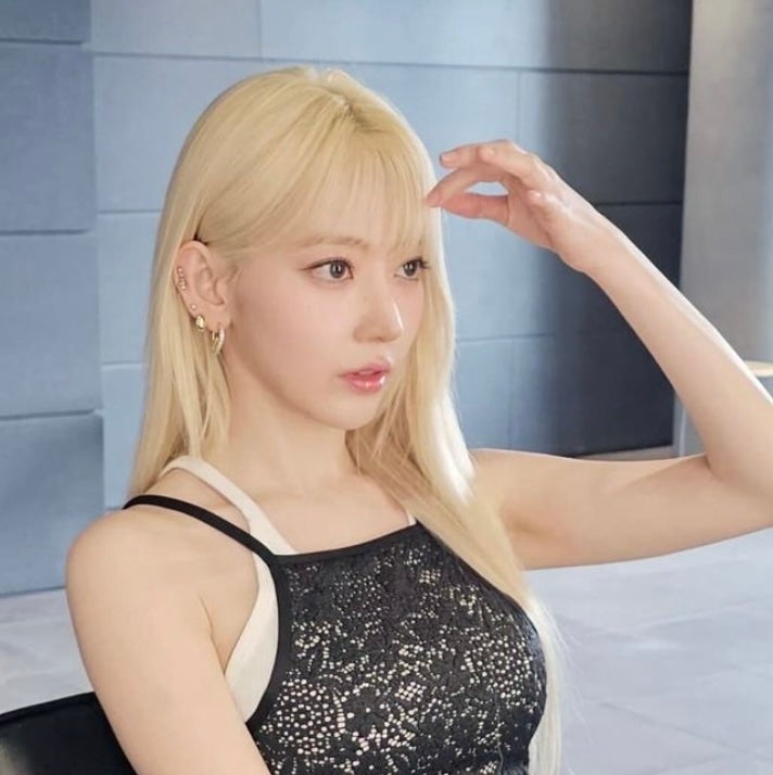 女神降臨！？　宮脇咲良のハイブランドコーデが話題