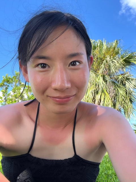 真っ赤な日焼け跡も眩しすぎる⁉元プロボクサー美女・山田夏冴、沖縄満喫ショットにファン歓喜！