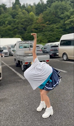 「クオリティ高すぎて笑い転げたｗ」ダチョウの真似をするアイドルの様子が似すぎると話題に