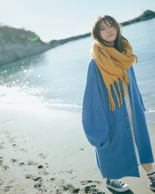 秋元真夏がカレンダー発売を発表！ファンからは欲しいとの声続出