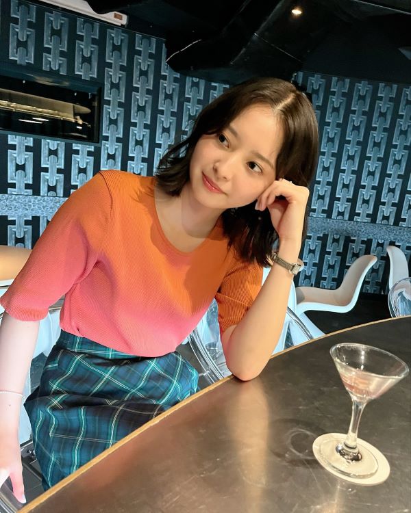 「酒癖が・・・」人気急上昇中の若手女優、バーで“大人の色気”満開？！