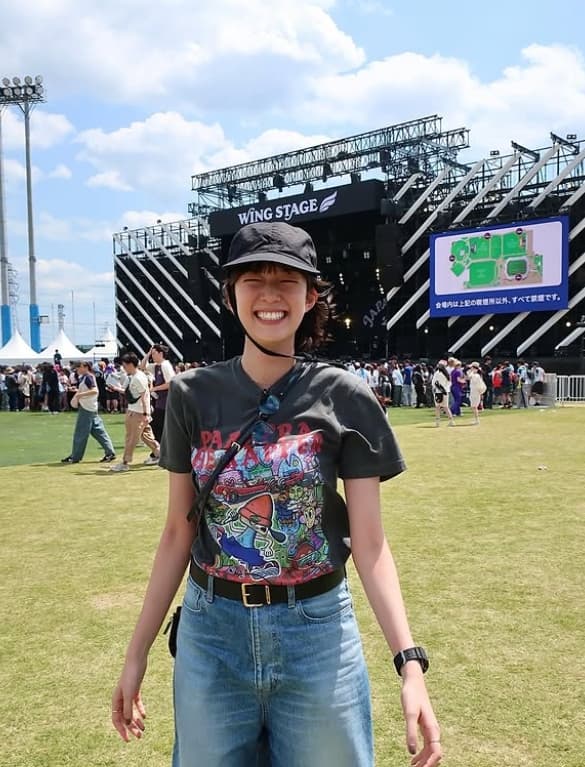 「一足お先に夏、はじまりました」佐藤栞が恋に落ちた体験にファン歓喜！！