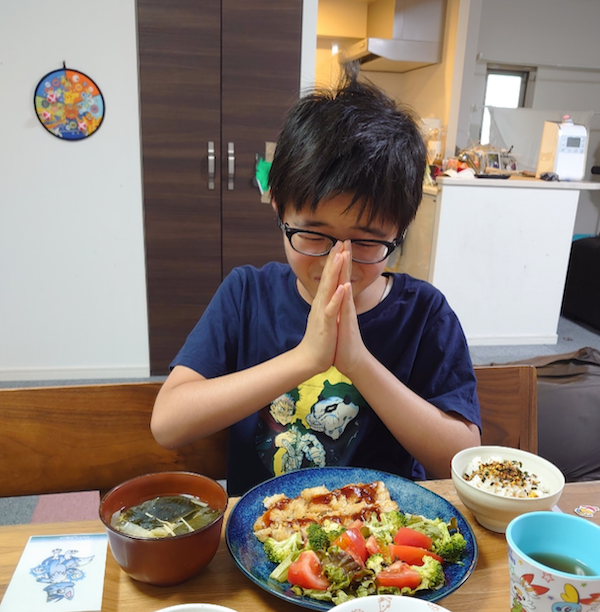 美味しさに思わずグー👍山田花子さんが晩ご飯の献立を公開❗️📸