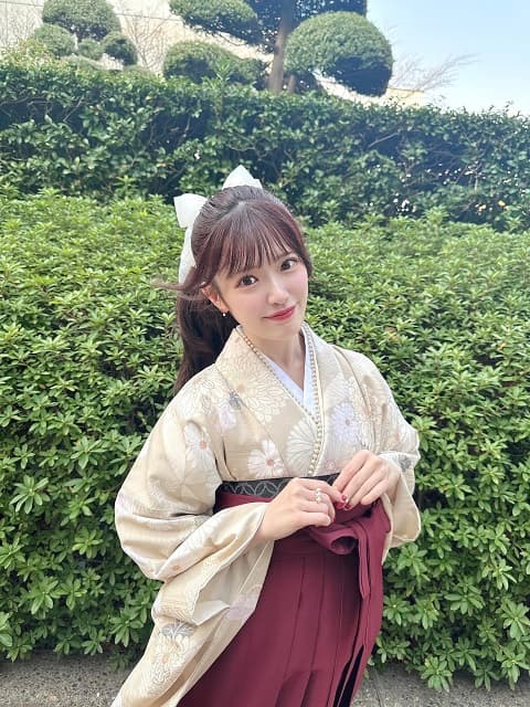 大学院修了のAKB48 武藤小麟が”モンスターボール風”袴姿を披露！修士論文の題材は『ポケモンローカルActs』