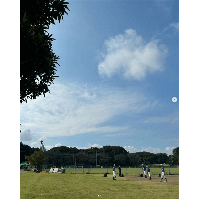 根本美緒「少年野球の母モード」オン！サングラスショットも美麗