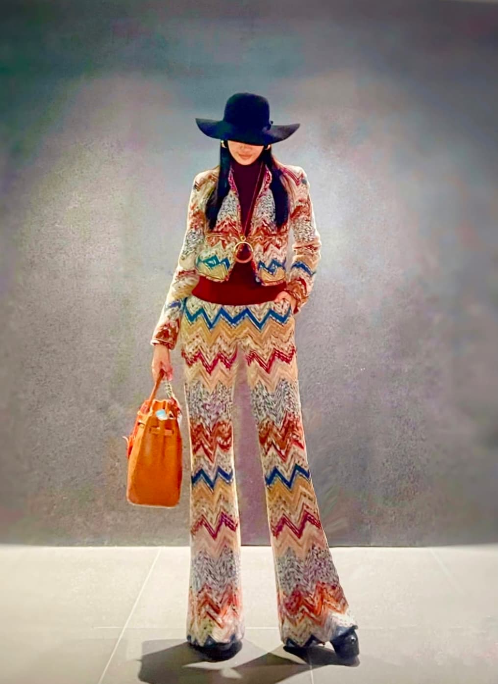 アンミカ、セットアップ私服ショットにファン魅了！「格好いい」「足なが〜い」