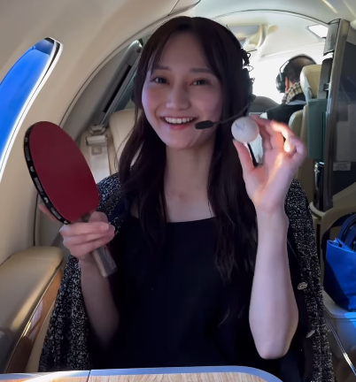 「空の上で卓球…行きまーす！」人気の卓球美女、激カワな”フライト・ショット”を披露し反響続々「お～！すごい！」