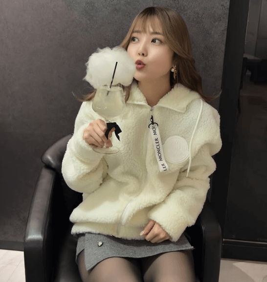 「可愛い人は可愛い物が好きなのね」元アイドルの美女フルート奏者、”アメがジョイント”したドリンクを見せファン驚愕！「不思議なジュース」