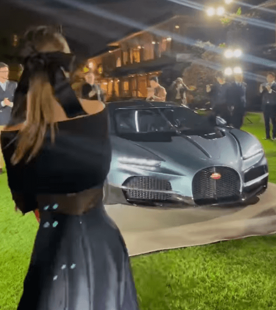 「約6.5億円！？」マギー、ブガッティトゥールビヨンを前に威風堂々！セレブオーラ全開のムービーも話題に