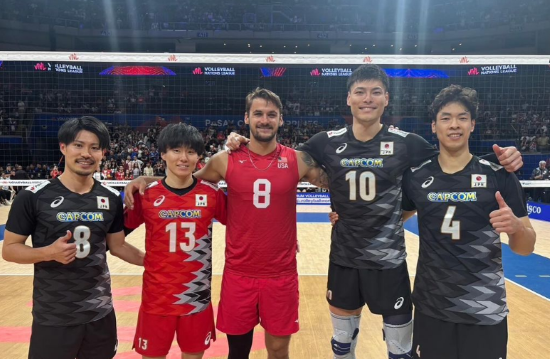 「最強すぎる」バレー日本代表選手が来季のチームメイトたちを紹介