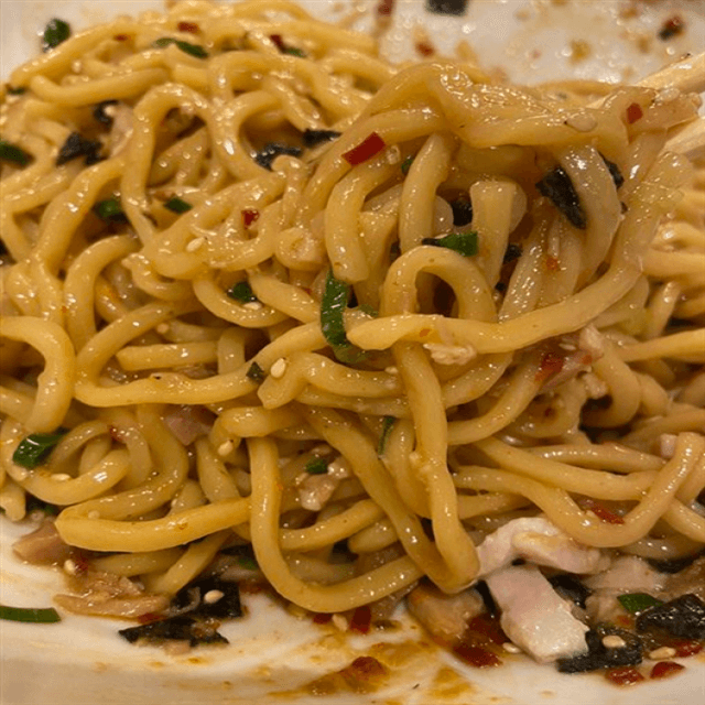 福田沙紀、油そば・辛味噌バージョンデビューで思わず舌鼓を打つ！