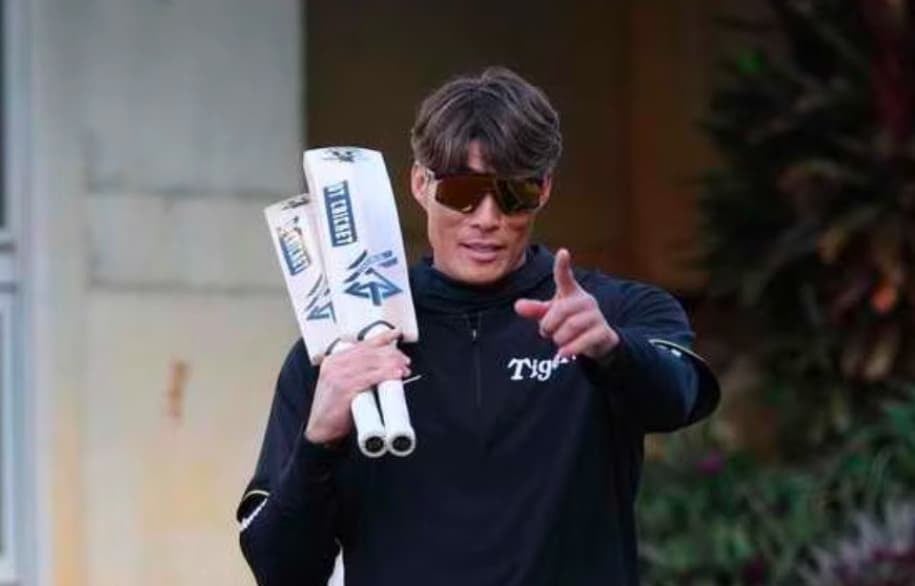 阪神・糸井嘉男臨時コーチ　クリケット用バットを持参！「 #コーチって　#大変ですね」