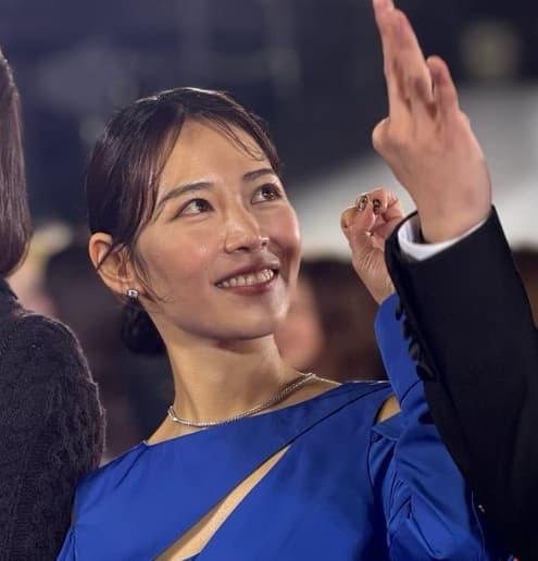 「いい顔してますね」吉谷彩子、グランメゾンプロジェクトのレッドカーペットイベントに登場！