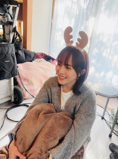 比嘉愛未のキュートすぎる“トナカイコスプレ”にファンからコメント続々