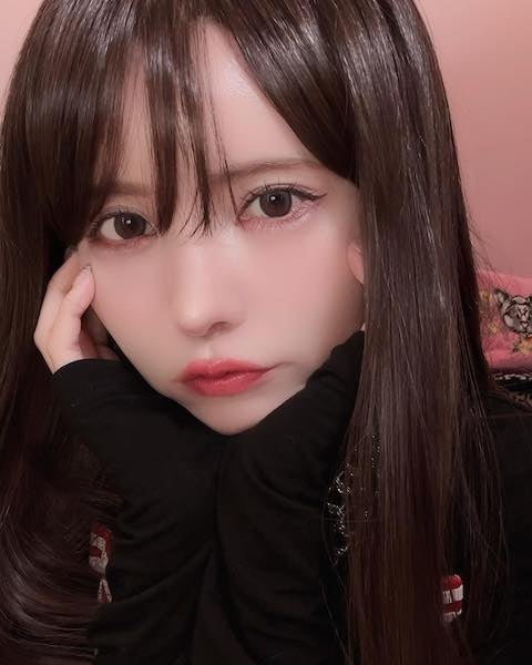 益若つばさ ヘアカラーとメイクを変えてイメチェン❗️❓「私にとってはこちらが仮装。」