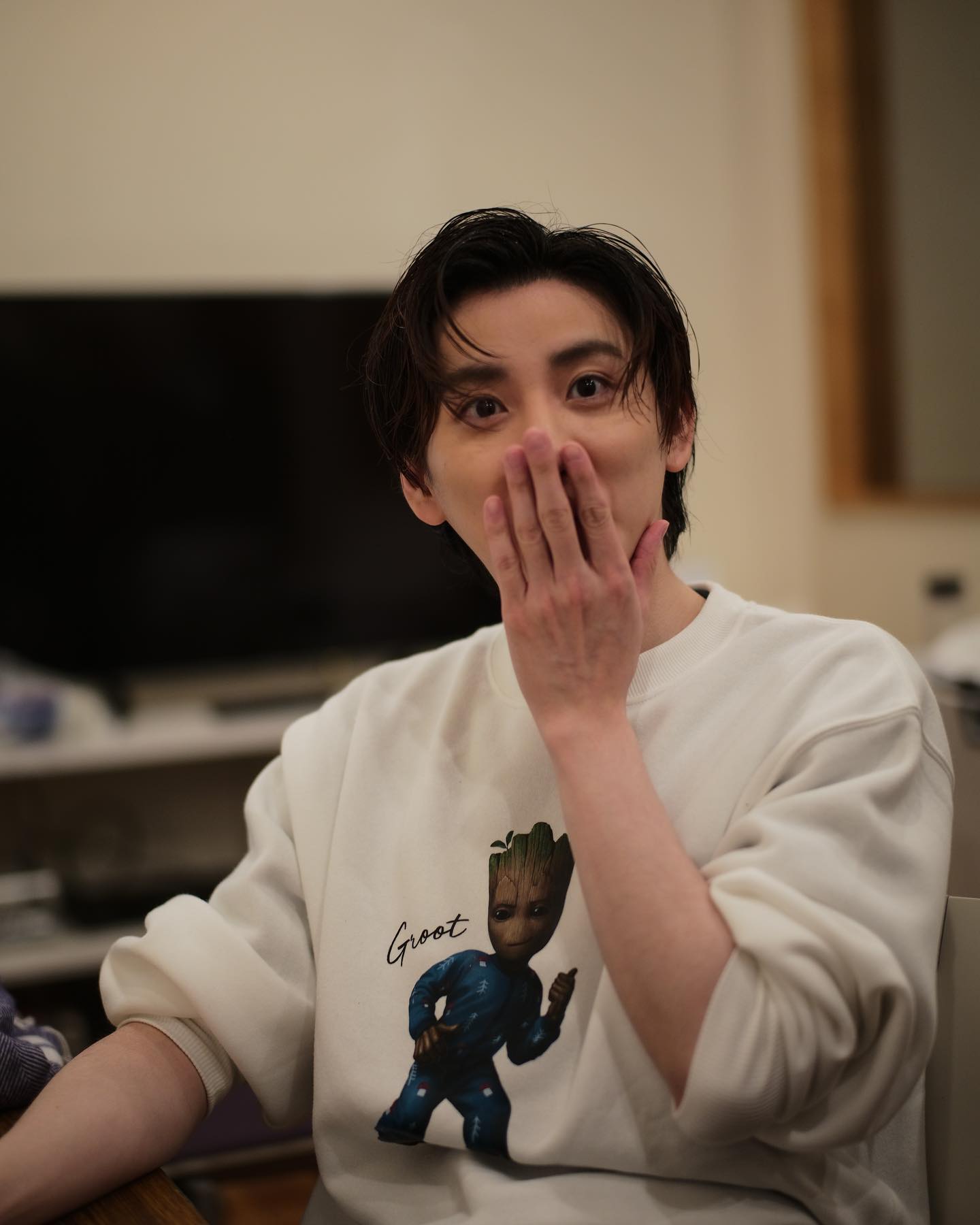 🌈生田斗真、SixTONES京本大我の照れショット公開に「目の保養💕」ファン歓喜❣️