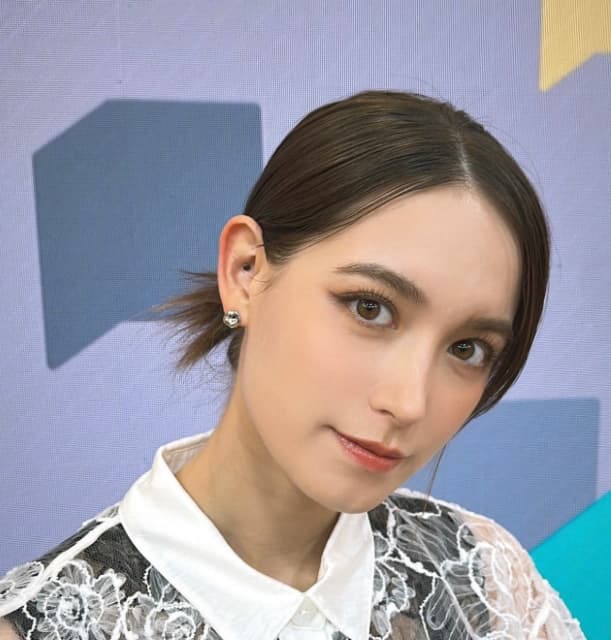 「失礼します！」トラウデン直美の顔面盛れショットにいいね集まる！？