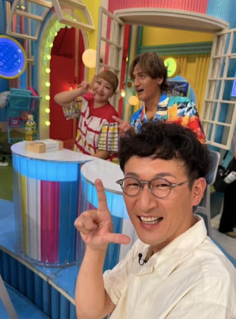 丸山桂里奈、たくさんの人に囲まれた