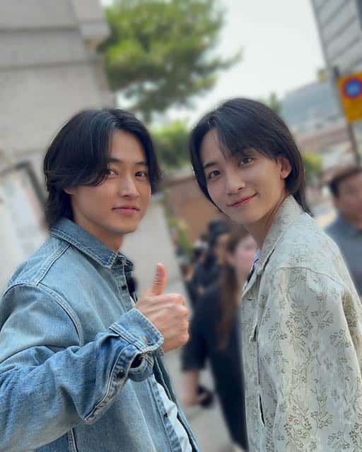 「めちゃくちゃ癒されたー」山﨑賢人が大人気韓国アイドルとの貴重なツーショット披露で反響続々