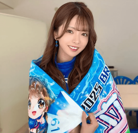 「ミニりたんと…No.1ポーズ」人気看護師レースクイーン、マイタオルを巻いた”No.1・ショット”披露！ファンときめく「かわいいわぁー」