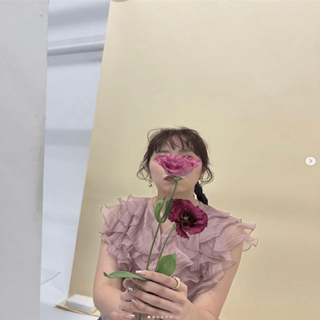 佐々木彩夏（ももクロ）、自身も載る美人百花を語り美麗ショットを披露