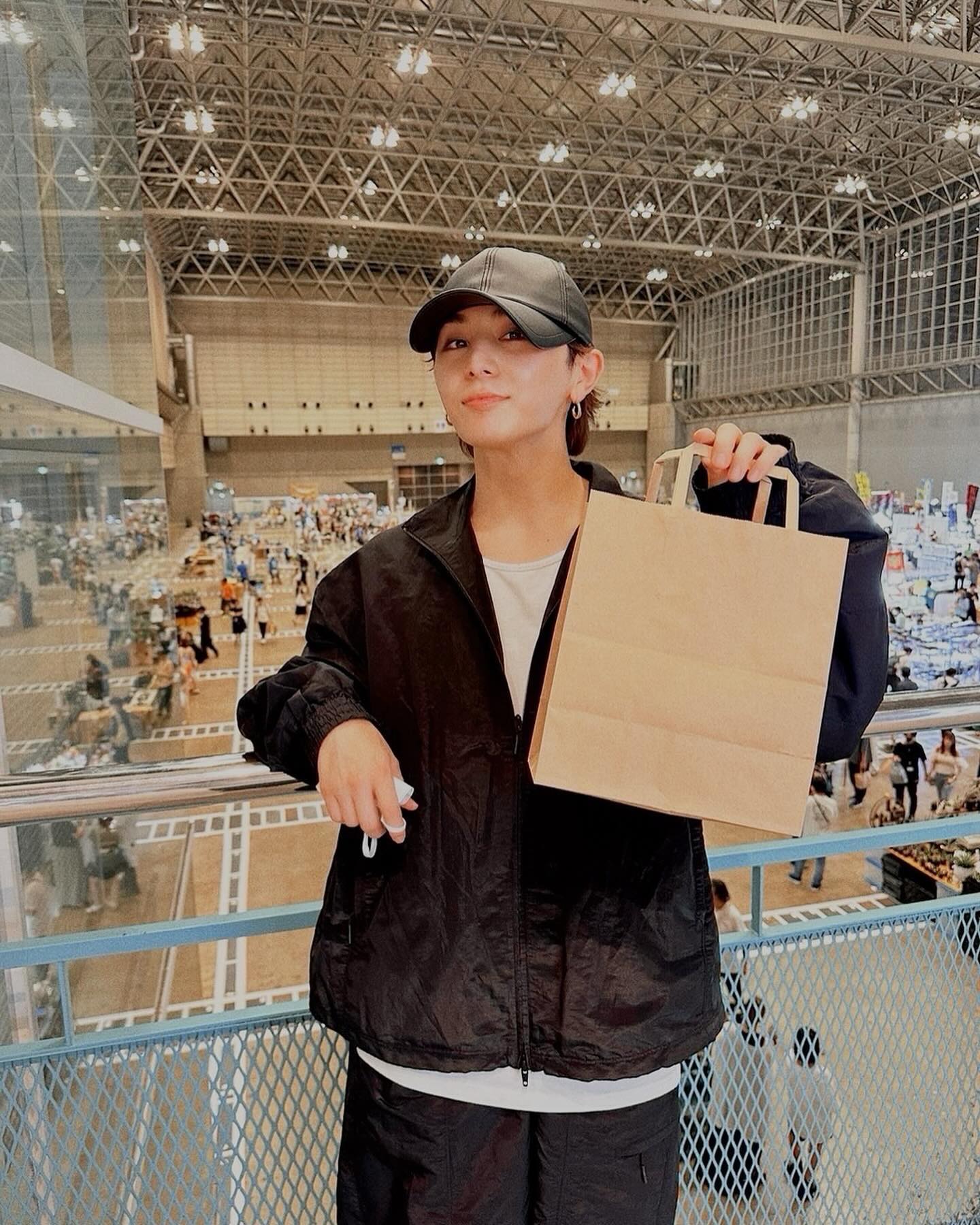 「最後の写真あざとすぎるでしょ」大人気アイドルが爬虫類イベントを満喫