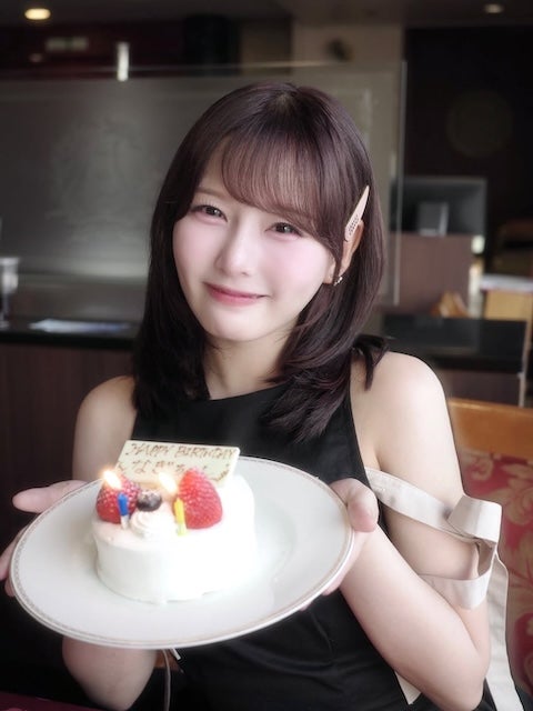 「ひゃー！」俳優・齊藤なぎさが22歳の誕生日を迎える