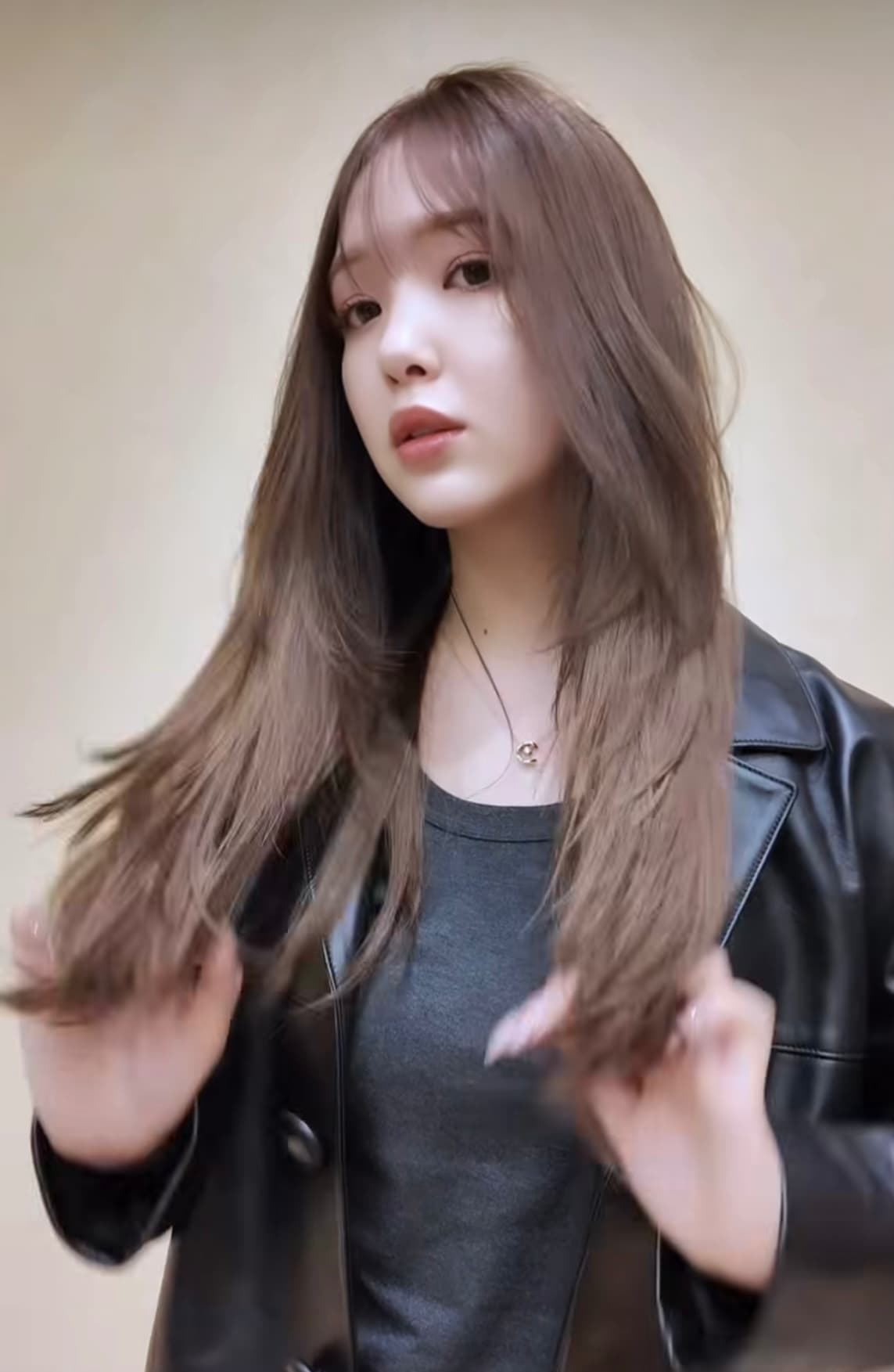 「オトナカワイイ感じ♡」藤田ニコル、イメチェンヘアショットにファン悶絶！