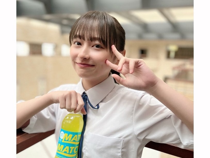 影山優佳がビタミン炭酸MATCHの広告で池袋駅に👀✨最新ショットを公開✔️