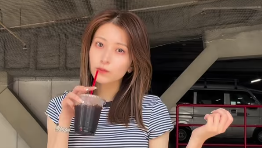 水谷果絵、“UNIQLO XSコーデ”に大反響！朝の爽やかショットに「かわいいの教科書」「日本一アイスコーヒーが似合う」