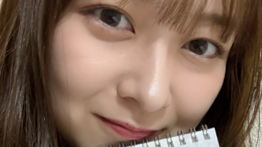 鈴木絢音が“もったいなくて使えないノート”公開！ファン悶絶「一筆目が緊張する気持ち分かる」