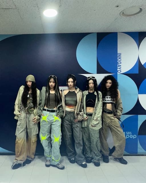 NewJeans クールな雰囲気漂うメンバーの姿にファン悶絶