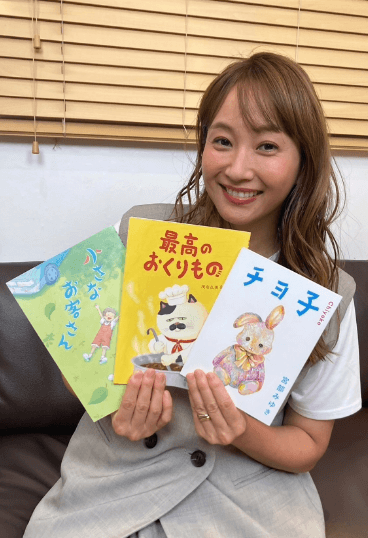 藤本美貴、ベネッセの本プレゼントキャンペーンを紹介！秋におすすめの読書タイム
