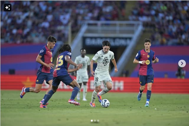 南野拓実がFCバルセロナとの親善試合のプレーを公開