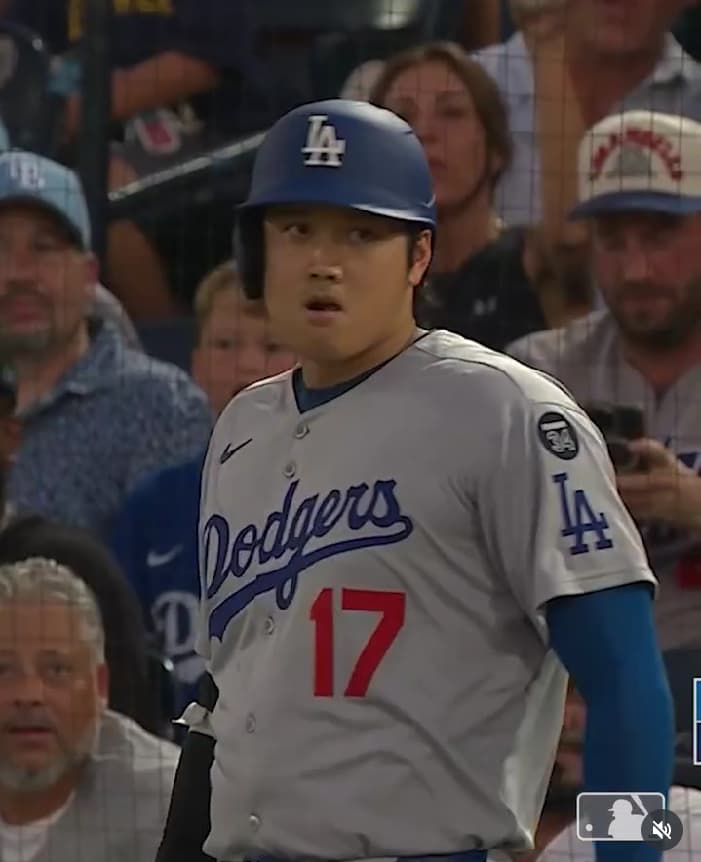 ドジャース大谷翔平、とてつもない音と共にバットを折りながらも内野安打をマーク！