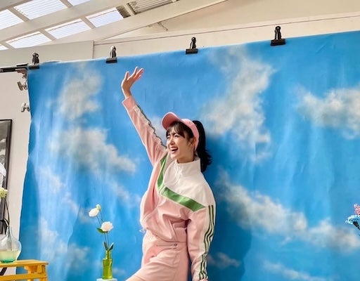 鈴木愛理の衣装着用ショットが激かわだと話題に！ファンからは「ポニめっちゃ似合ってる🥰」との声