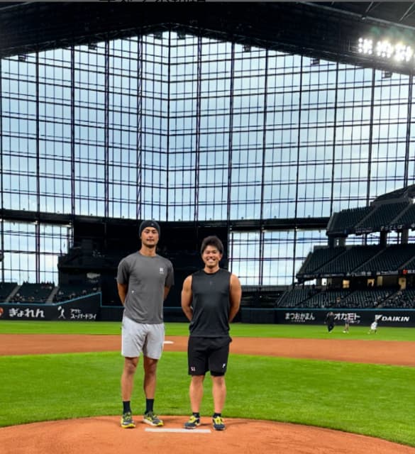 「興奮しすぎて終始ニヤニヤが止まらなかった…」日本ハム・今川優馬があこがれの大物投手と念願のツーショット！