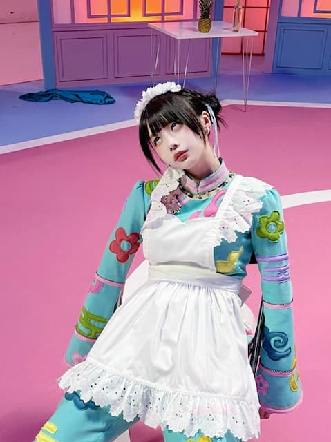 あのちゃん、新曲「許婚っきゅん」MVのオフショットを公開！