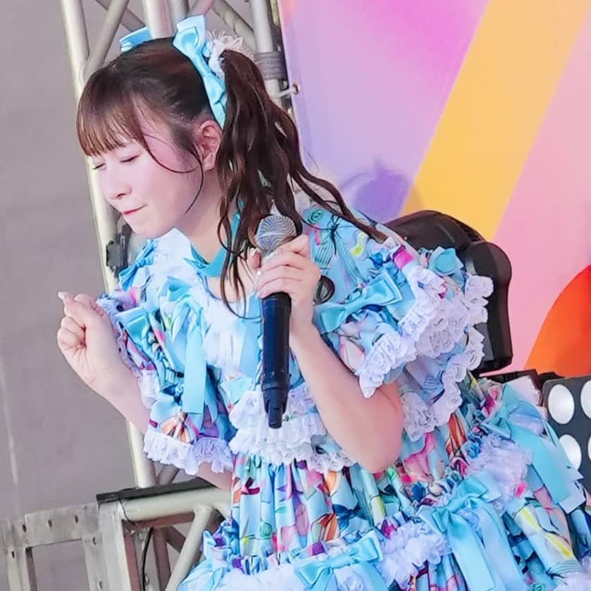 スタッフさん、分かってるなぁ…CUTIE STREET公式が梅田みゆの歌っても踊ってもいない瞬間をあえての激写