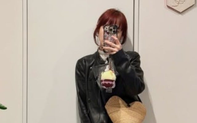 「やっっと、着れる季節が来たねぇ」高橋愛がカゴバックにライダース！