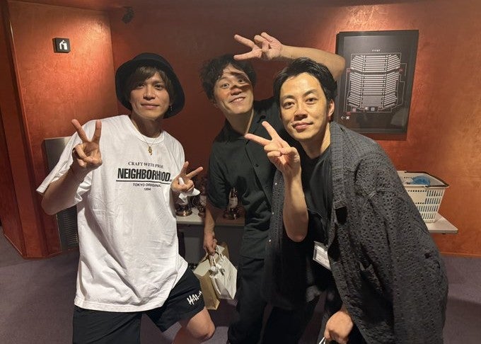 エハラマサヒロ、『プペル』千秋楽を迎え感謝　西野亮廣や山本裕典、山川恵里佳と記念ショット