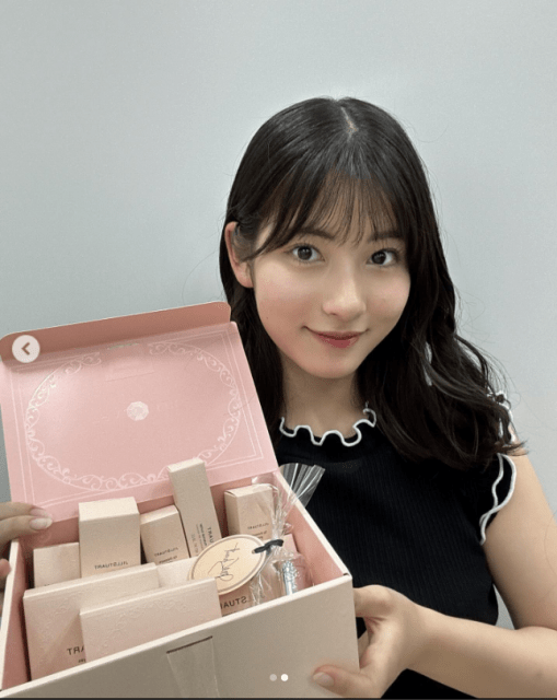 「プレゼント」にニコニコ笑顔のモー娘。北川莉央が可愛いと話題！