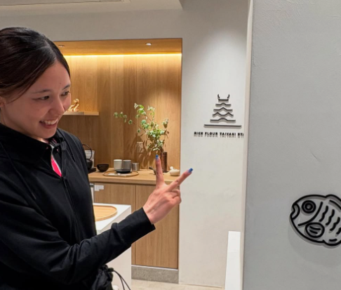 ヴィクトリーナ姫路・足立溜奈、姫路のたい焼き店でオフを満喫「焼きたてサクサクで美味」