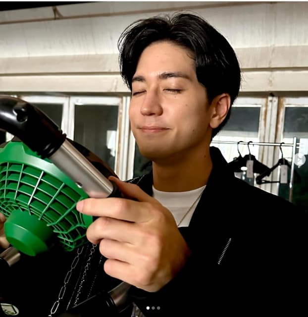 Hey! Say! JUMP中島裕翔の写真に『エピソードまで全部ひっくるめて中島裕翔が世界一かわいいです☝🏻‪‪️🩵』