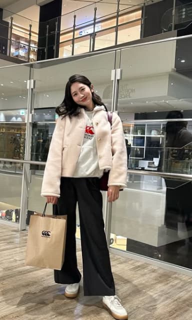 「カジュアルなあんちゃんもいいね！」浅野杏奈が珍しいカジュアルファッションを公開！