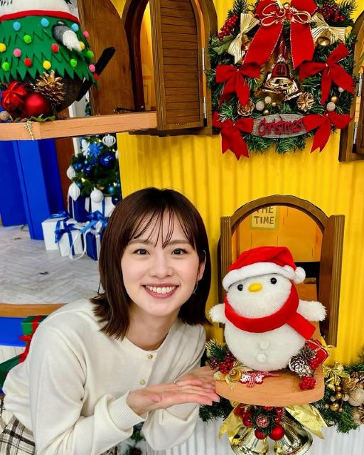 「THE TIME,」出演の原千晶アナ、クリスマス仕様の番組マスコット