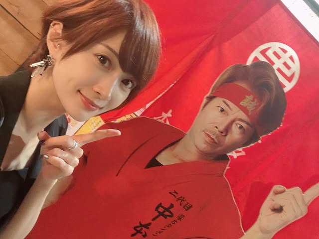 「消滅した赤を取り戻せ！」Ayasa、あの激辛タンメンで赤を補充！名物社長のパネルと2ショットが話題