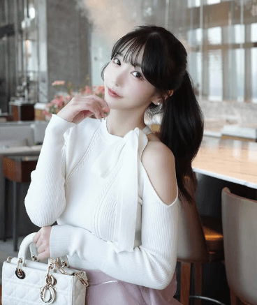 「白馬の王子様、どこ〜」インフルエンサー・Rちゃん、自身の近況を報告！