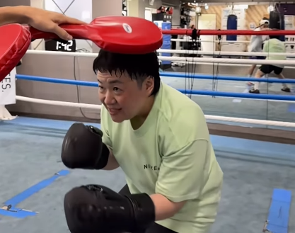 近藤春菜が真剣ボクシング姿を公開！機敏な姿に「かっこいい」「凄い」とコメント集まる