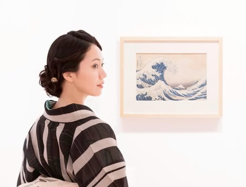 圧巻の和装美！二階堂ふみが北斎美術館で日本文化を体感